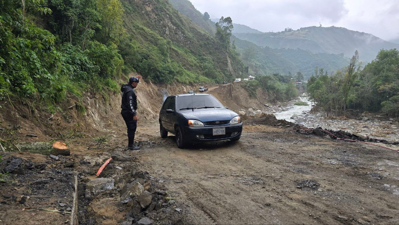Diario Frontera, Frontera Digital,  Regionales, ,Continúan trabajos para restablecer paso por la carretera Trasandina en Mérida