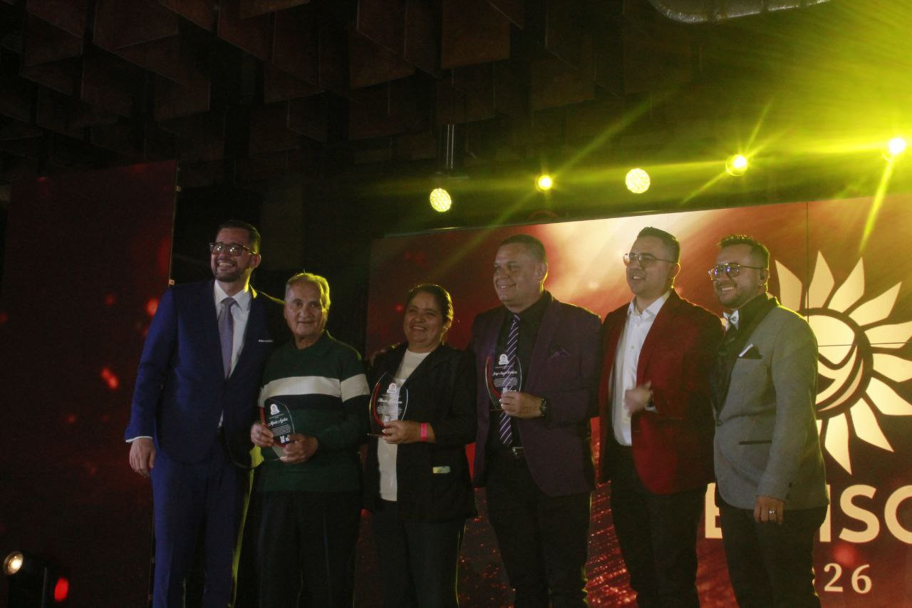 Diario Frontera, Frontera Digital,  Regionales, ,Los comunicadores Alfredo Aguilar, Luis Carlos Benedetto, Maura Zambrano y Jorge Augusto Rodríguez recibieron reconocimientos de manos del alcalde Nelson Álvarez, el gobernador Arnaldo Sánchez y el presidente de Ferisol, Marcos Quintero.,Alcaldía de Libertador reconoció la excelencia de cuatro baluartes del periodismo merideño