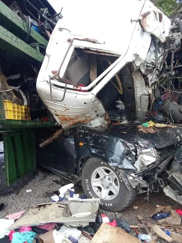 Diario Frontera, Frontera Digital,  Sucesos, ,Tragedia en La Tendida: Camión de aseo causó destrozos y deja víctimas
