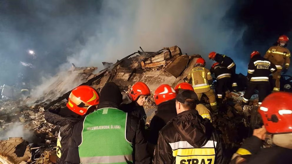 Diario Frontera, Frontera Digital,  Internacionales, ,Todos los indicios recogidos han permitido a las autoridades excluir la hipótesis de un atentado, ya que se ha determinado que la explosión que se escuchó alrededor de la 01:30 de esta madrugada (hora local) fue causada por el incendio,Decenas de personas murieron por un incendio durante una fiesta de Año Nuevo 
en una estación de esquí en Suiza