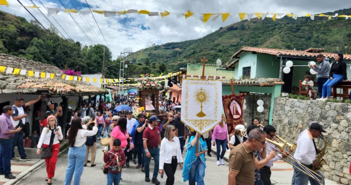 Diario Frontera, Frontera Digital,  Páramo, ,Cacute celebró al Santo Niño