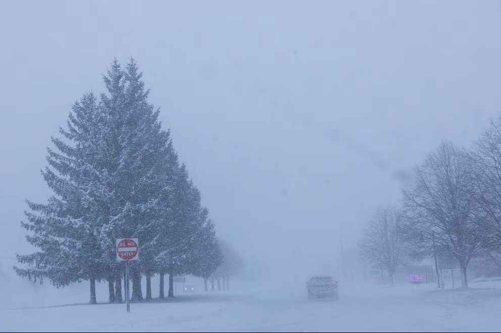 Diario Frontera, Frontera Digital,  Internacionales, ,Una gran tormenta polar azota EEUU en más de 30 estados y pone en alerta a las autoridades (Joel Bissell/Kalamazoo Gazette via AP),Cinco claves científicas para entender 
la ola polar histórica que azota a Estados Unidos