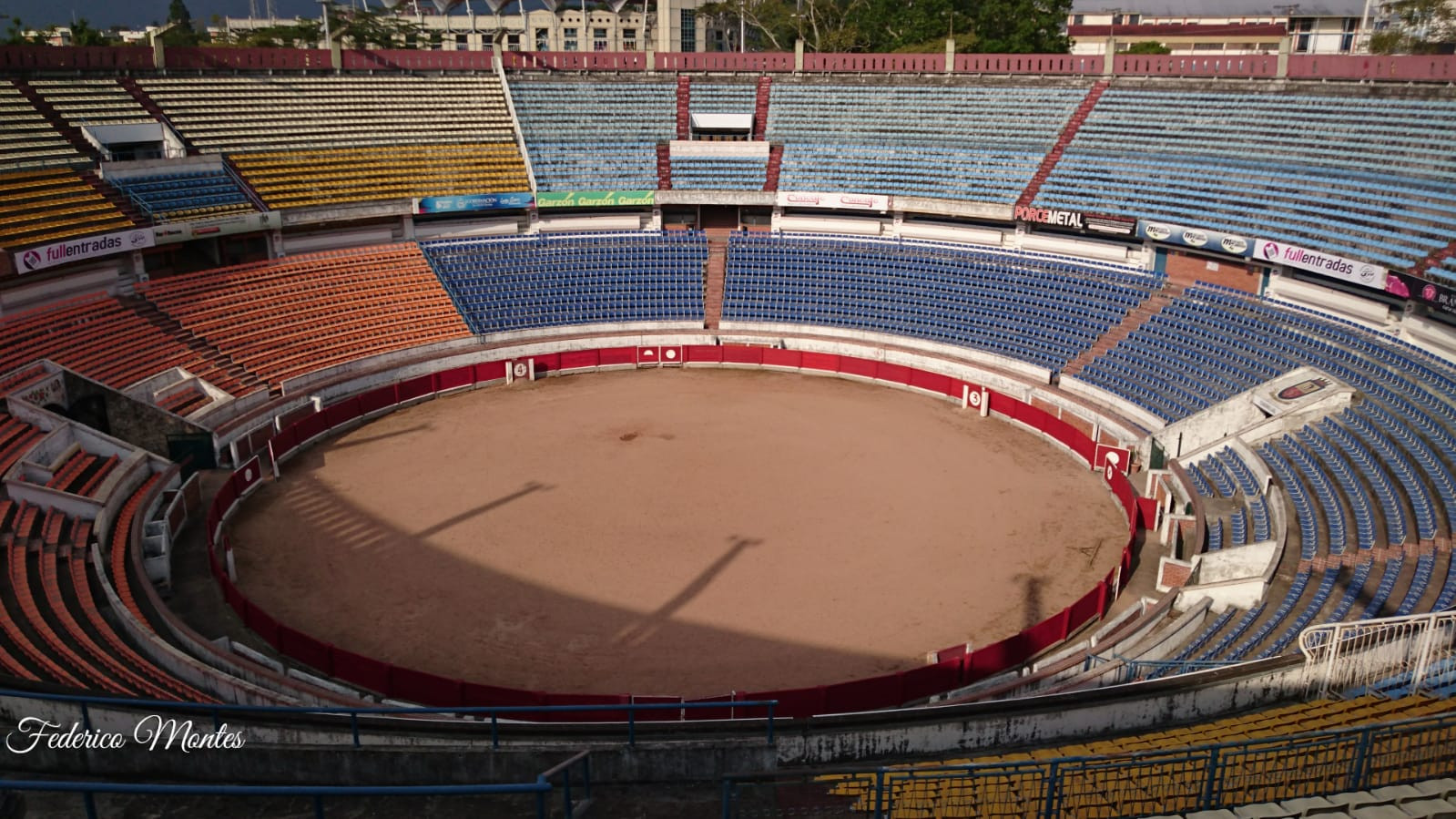 Diario Frontera, Frontera Digital,  Entretenimiento, ,La gran plaza de toros de Pueblo Nuevo, en San Cristobal, epicentro a partir de esta noche de la FISS en su apartado taurino. Foto: Federico Montes,PREVIA – FERIA DE SAN SEBASTIÁN 2026 | 
Pueblo Nuevo se viste de luces con tres festejos taurinos con mucha variedad de nombres