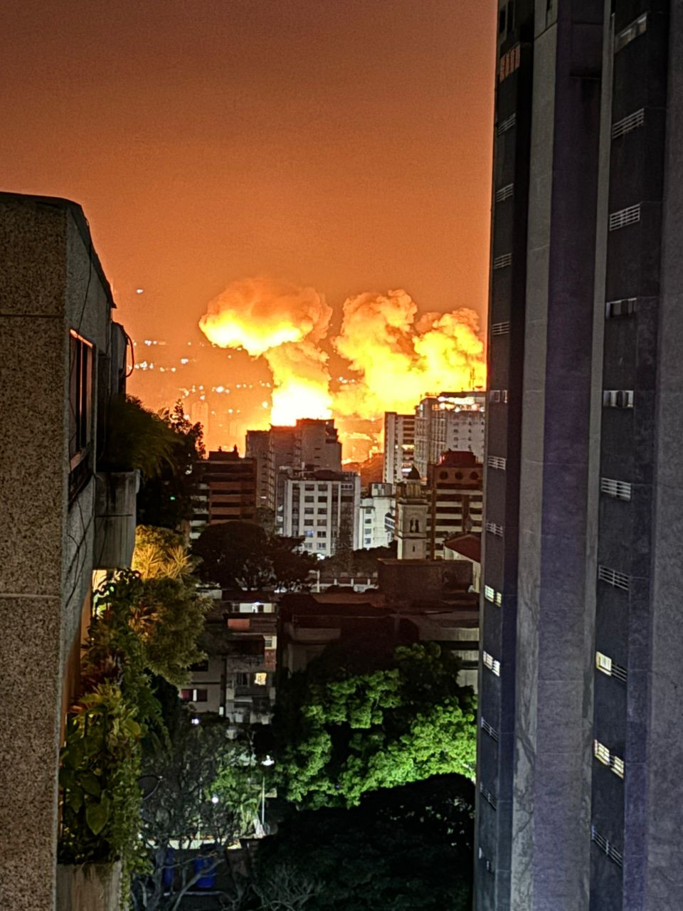 Diario Frontera, Frontera Digital,  Nacionales, ,“En este momento bombardean Caracas. Alerta a todo el mundo han atacado a Venezuela. Bombardean con misiles”, manifestó el presidente de Colombia, Gustavo Petr,Reportan fuertes explosiones y sobrevuelo de aviones en Caracas