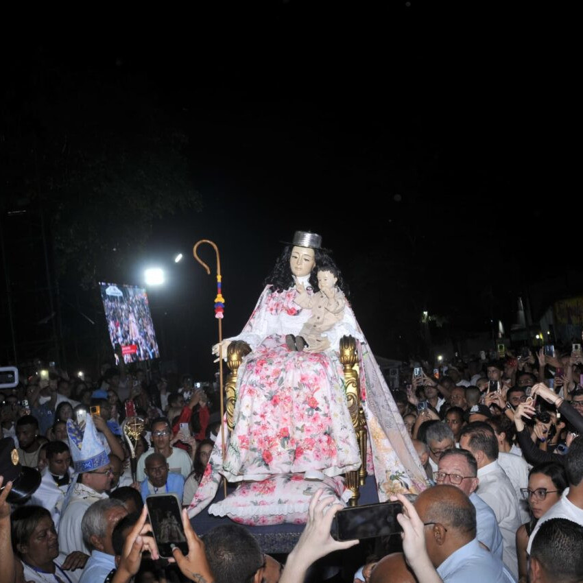 Diario Frontera, Frontera Digital,  Nacionales, ,Devotos celebraron entre lágrimas la solemne bajada de la Divina Pastora