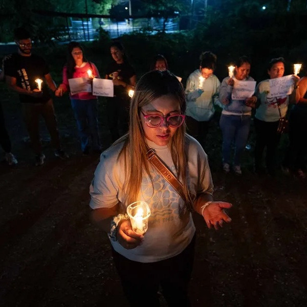 Diario Frontera, Frontera Digital,  Nacionales, ,Familiares de presos políticos pasan tercera noche consecutiva a las afueras de centros de detención