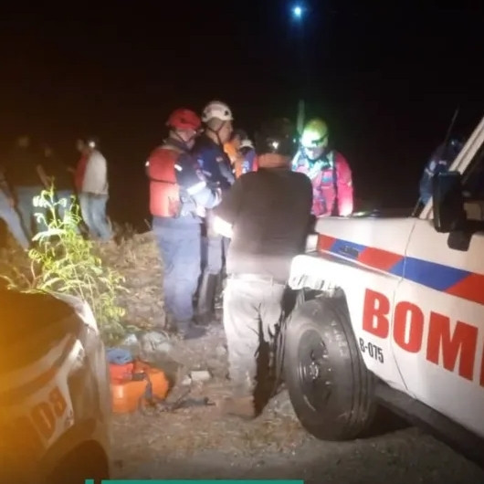 Diario Frontera, Frontera Digital,  Sucesos, ,Un fallecido y un herido grave tras volcar camioneta por un barranco en La Variante