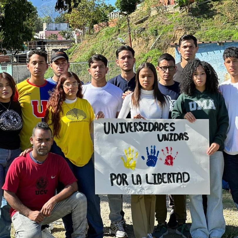 Diario Frontera, Frontera Digital,  Nacionales, ,Universitarios llevan ayuda y exigen excarcelaciones de presos políticos en El Rodeo I