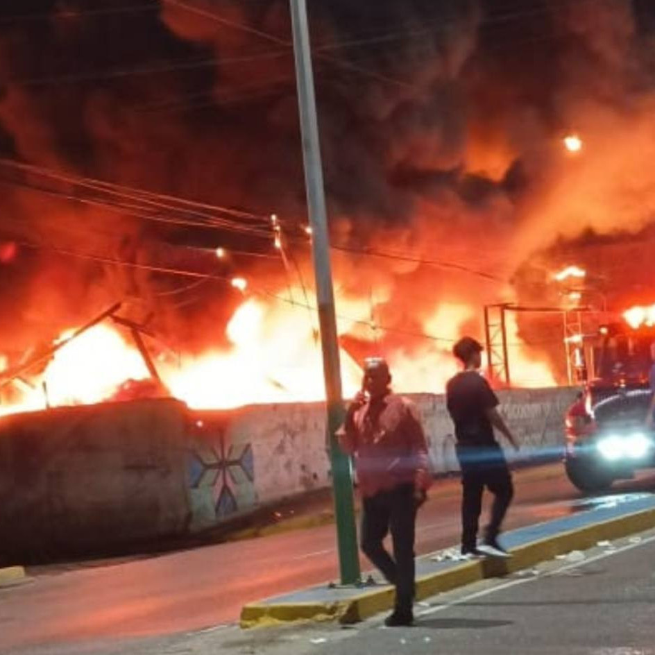 Diario Frontera, Frontera Digital,  Nacionales, ,¡Emergencia en Año Nuevo! Empresa recuperadora de plástico sufrió un incendio en Aragua