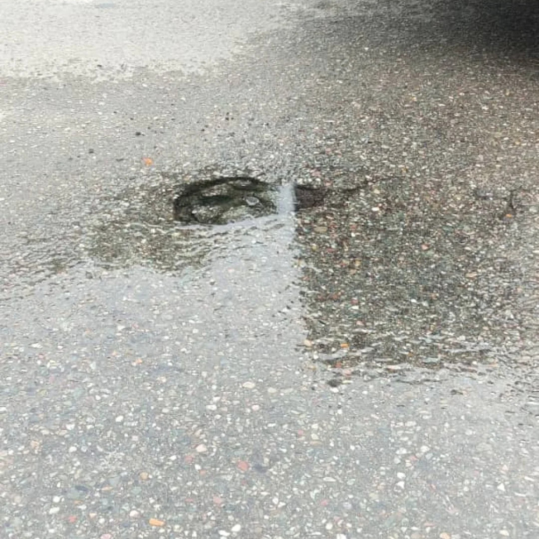 Diario Frontera, Frontera Digital,  El Vigía Panamericana, ,Botes de aguas blancas deterioran asfalto frente a la UNESR en Caño Seco 2