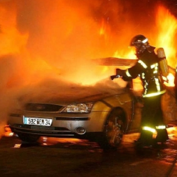 Diario Frontera, Frontera Digital,  Internacionales, ,Incendiados 925 coches en Francia y 6 agentes heridos en altercados durante la Nochevieja