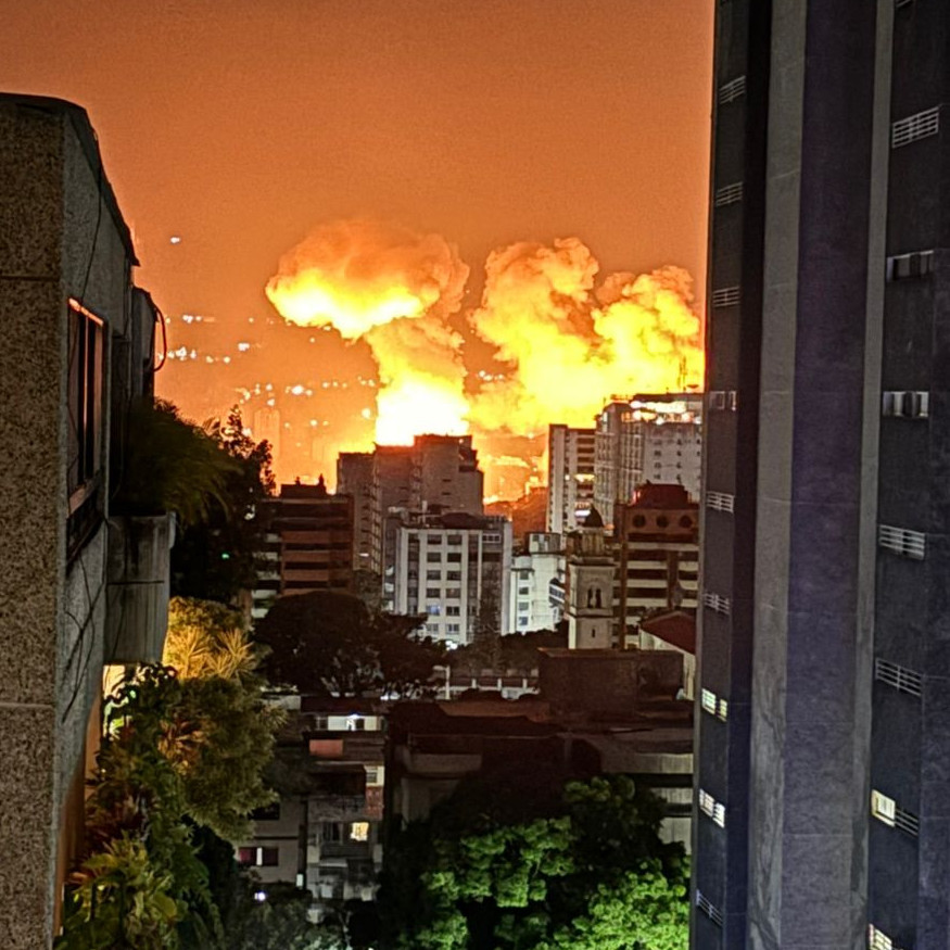 Diario Frontera, Frontera Digital,  Nacionales, ,Reportan fuertes explosiones y sobrevuelo de aviones en Caracas