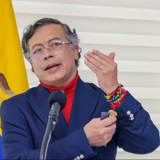 Diario Frontera, Frontera Digital,  Internacionales, ,Presidente Petro se pronuncia tras explosiones en Caracas, Venezuela: 
"Debe reunirse la OEA y la ONU de inmediato"