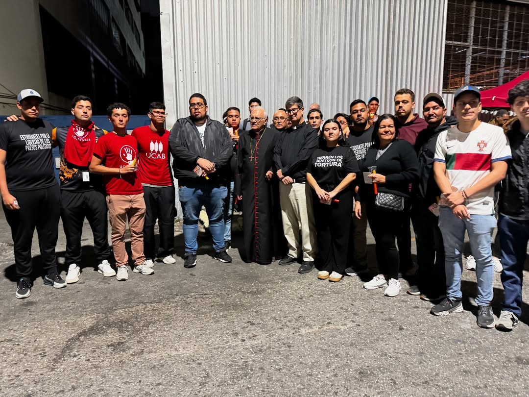 Diario Frontera, Frontera Digital,  Nacionales, ,Cardenal Baltazar Porras se unió a la vigilia de familiares de presos políticos en Zona 7