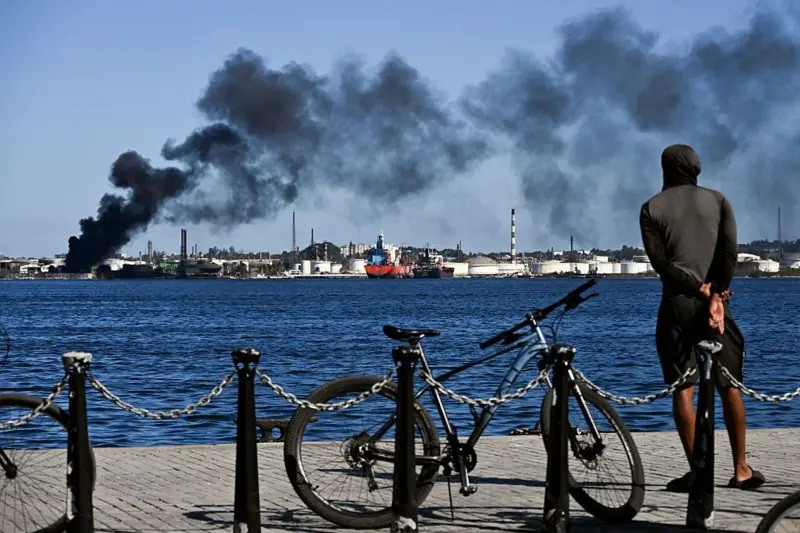 Diario Frontera, Frontera Digital,  Internacionales, ,La dictadura de Cuba en crisis: sin combustible, se incendia refinería, cierran universidades y reducen personal en hospitales