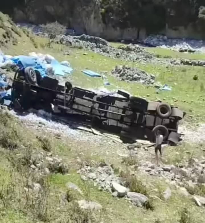 Diario Frontera, Frontera Digital,  Sucesos, ,Cuerpos de seguridad atendieron volcamiento de gandola en el sector Las Cruces de Mucuchíes