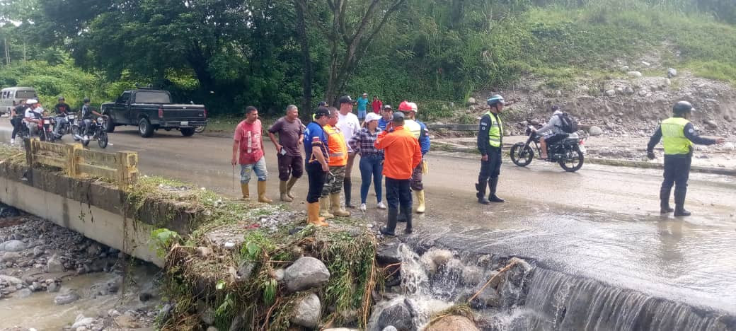 Diario Frontera, Frontera Digital,  El Vigía Panamericana, ,Quebrada Blanca se desbordó y paralizó el tránsito en la Panamericana