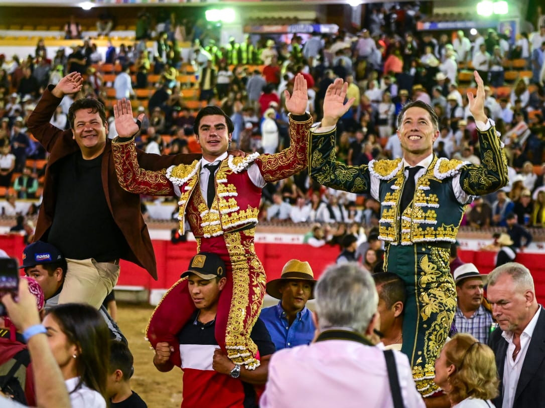 Diario Frontera, Frontera Digital,  Entretenimiento, ,Tarde de emociones la que tuvo lugar en el cierre de la Feria de San Sebastian,La terna a hombros en gran tarde de rehileteros en el cierre de la Feria de San Sebastian