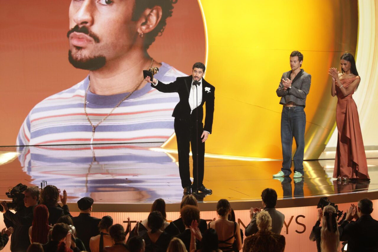 Diario Frontera, Frontera Digital,  Farándula, ,Bad Bunny hizo historia y ganó el Grammy a mejor álbum del año con un disco en español