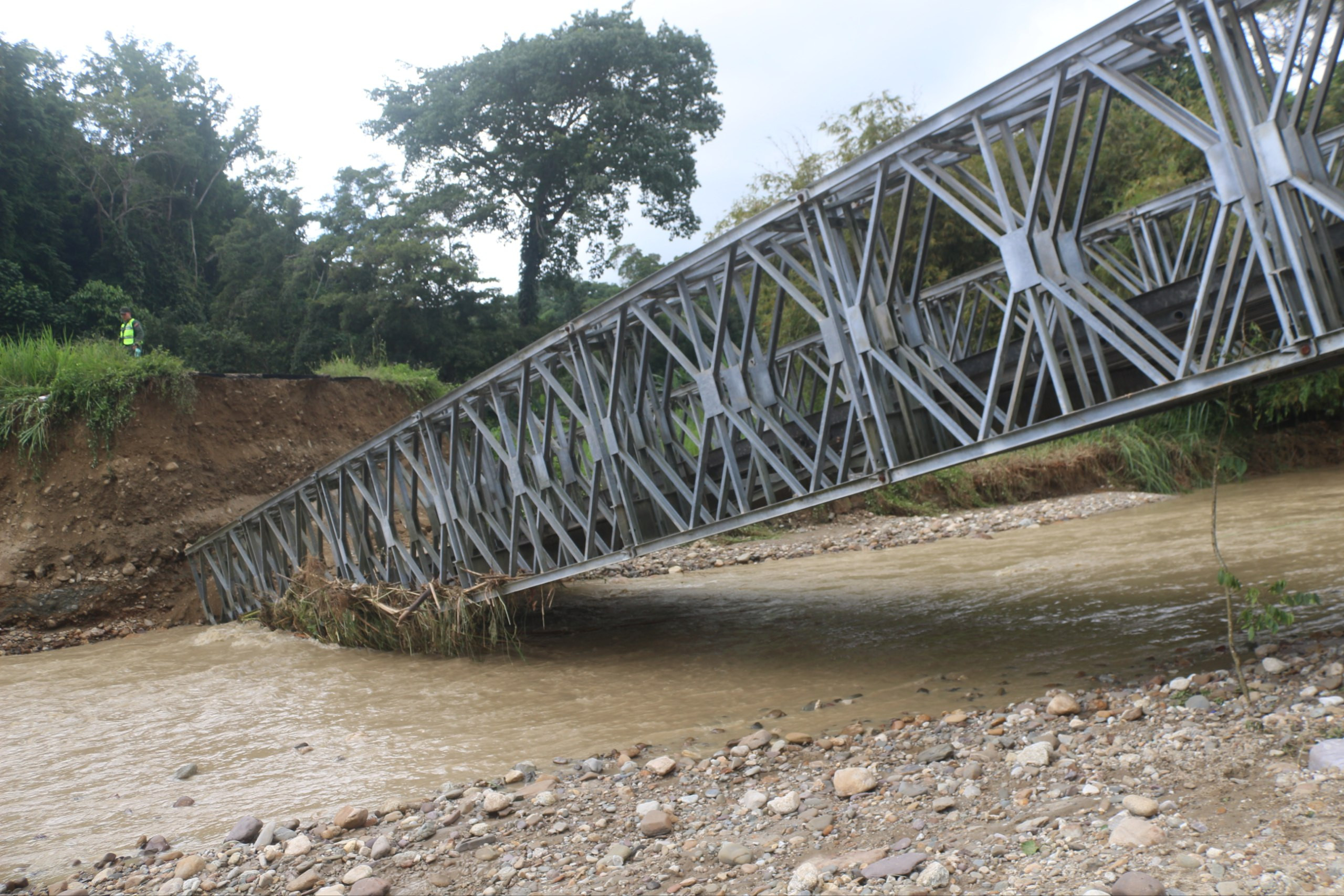 Diario Frontera, Frontera Digital,  Nacionales, ,Gobierno bolivariano desplegó plan de emergencia para recuperar paso en el río Guaruríes
