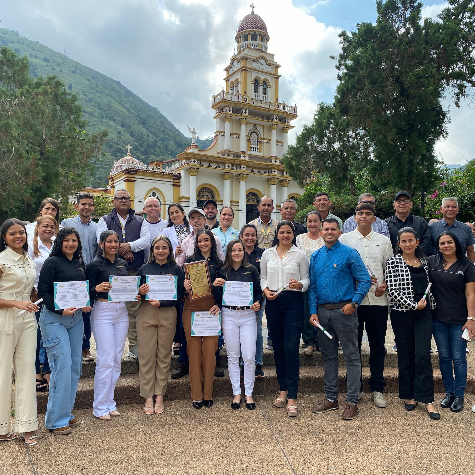 Diario Frontera, Frontera Digital,  Mocoties, ,En un emotivo acto cívico, Alcaldía y Concejo Municipal de Zea homenajearon a la juventud en su día
