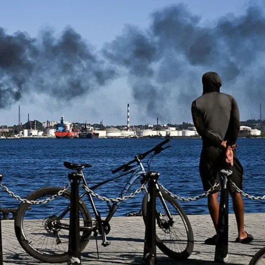 Diario Frontera, Frontera Digital,  Internacionales, ,La dictadura de Cuba en crisis: sin combustible, se incendia refinería, cierran universidades y reducen personal en hospitales