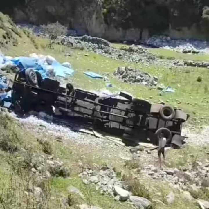 Diario Frontera, Frontera Digital,  Sucesos, ,Cuerpos de seguridad atendieron volcamiento de gandola en el sector Las Cruces de Mucuchíes
