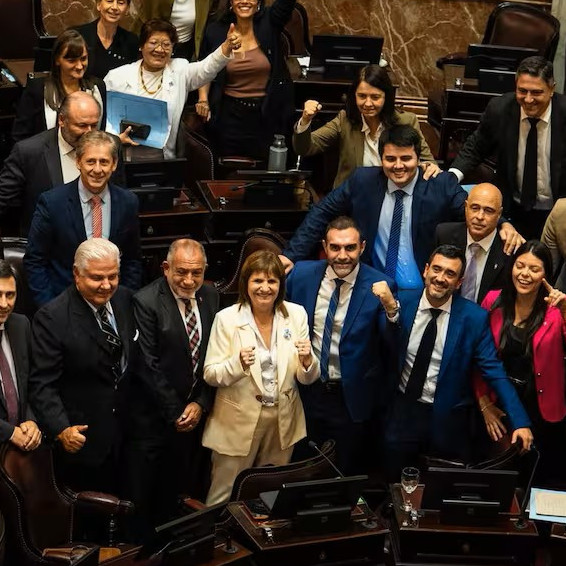 Diario Frontera, Frontera Digital,  Internacionales, ,Argentina: Senado: Gobierno sancionó la reforma laboral 
y le torció el brazo al PJ y la CGT
