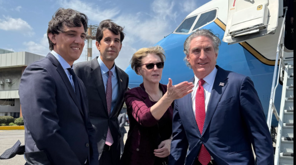Diario Frontera, Frontera Digital,  Nacionales, ,Embajada de EEUU recibe al secretario Doug Burgum en Maiquetía