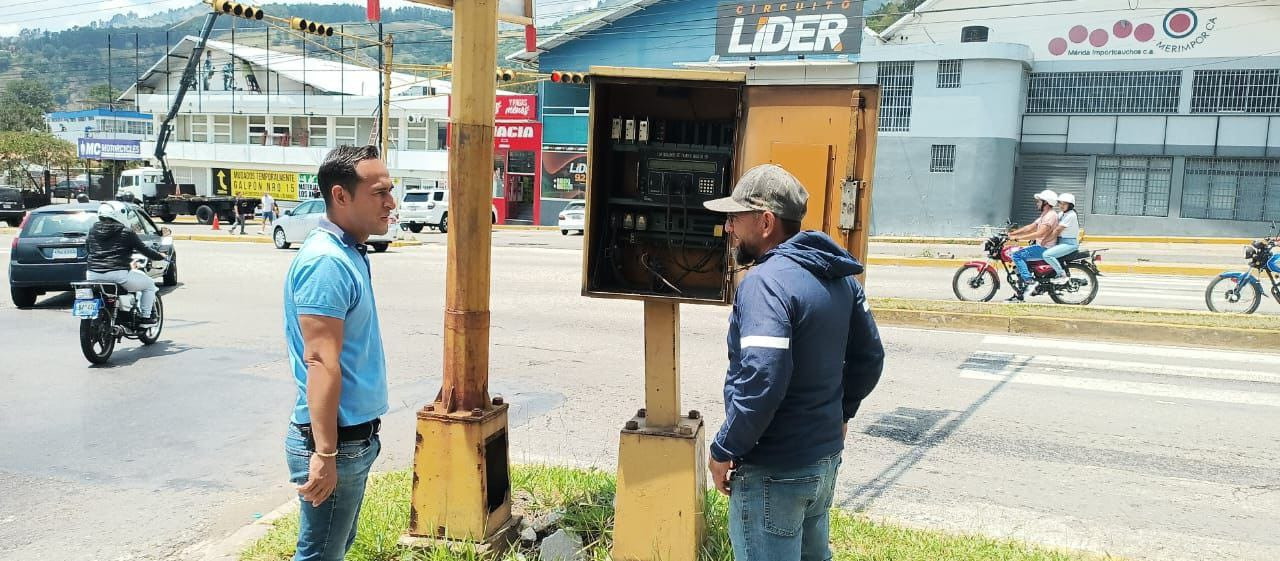 Diario Frontera, Frontera Digital,  Regionales, ,Alcaldía de Mérida restablece funcionamiento de semáforo en la avenida Los Próceres