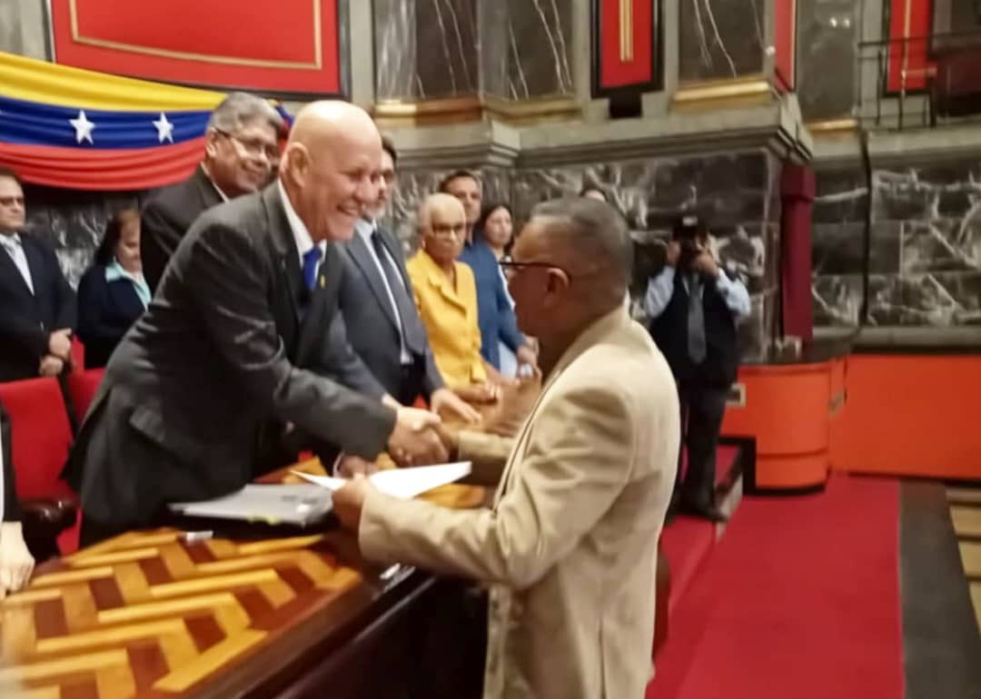 Diario Frontera, Frontera Digital,  Regionales, ,El evento culminó con la entrega de medallas y certificados de antigüedad y mérito,ULA reivindica la labor de su personal en el Día del Trabajador Universitario