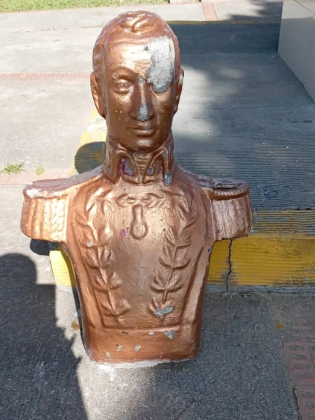 Diario Frontera, Frontera Digital,  El Vigía Panamericana, ,Derrumban busto de Bolívar en la palmita de El Vigía
