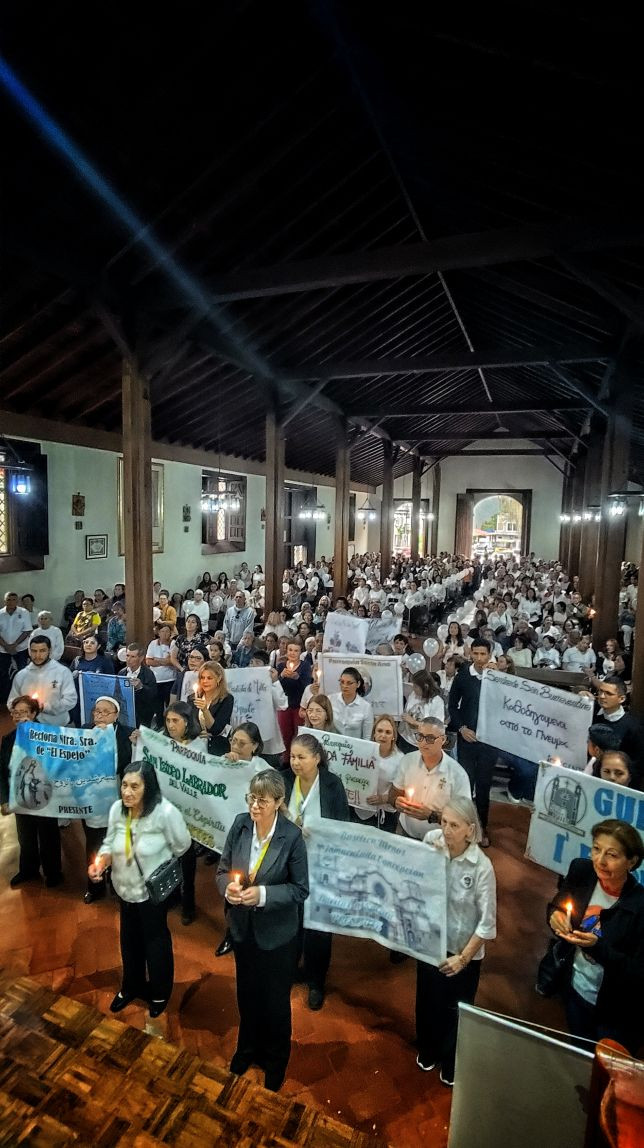Diario Frontera, Frontera Digital,  Regionales, ,En la celebración se hizo un ejercicio de cambio en el marco de la Cuaresma, utilizando el símbolo de una piedra, cada feligrés se despojó de su coraza para asi "vivir sin peso" está época de conversión,Mérida inició la vivencia del Año Arquidiocesano de la Espiritualidad