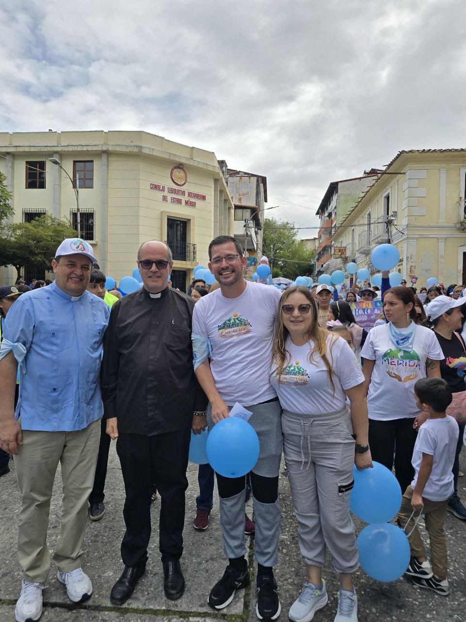 Diario Frontera, Frontera Digital,  Regionales, ,El mandatario local, destacó que este evento forma parte de la "Semana por la Vida" y sirve como preámbulo a la agenda de la Semana Santa 2026, resaltando el compromiso de la Alcaldía y la Gobernación por mantener en alto la espiritualidad y los valores nobles que unen a la ciudadanía merideñ,Comunidad merideña acompaña la caminata "Elijo la vida como regalo de Dios"