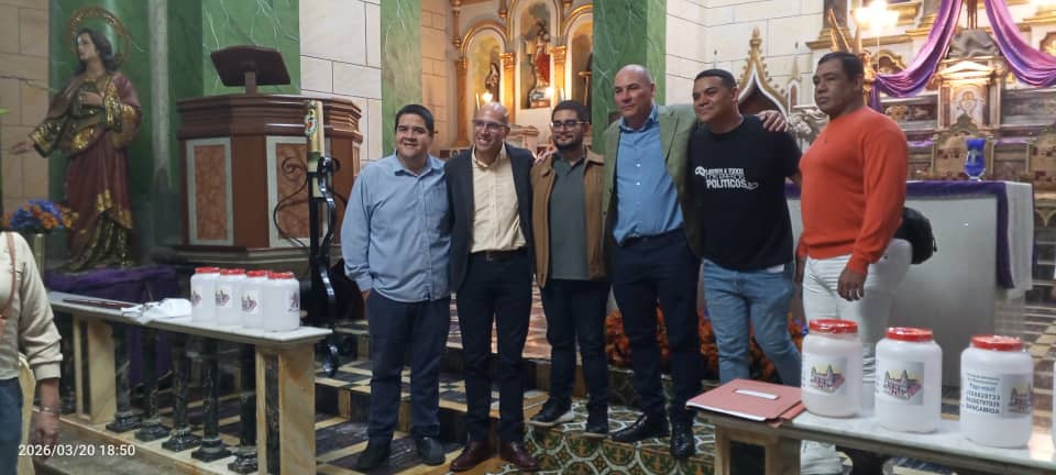 Diario Frontera, Frontera Digital,  Regionales, ,El párroco Olivo León, al presidir la misa, recordó que la fe y la solidaridad son fuerzas que sostienen a las familias en momentos de prueba. “La libertad es un don que debemos defender con oración y compromiso ciudadano”, señaló durante su homilía,“Una luz por la libertad” reunió a Mérida 
en clamor por los presos políticos