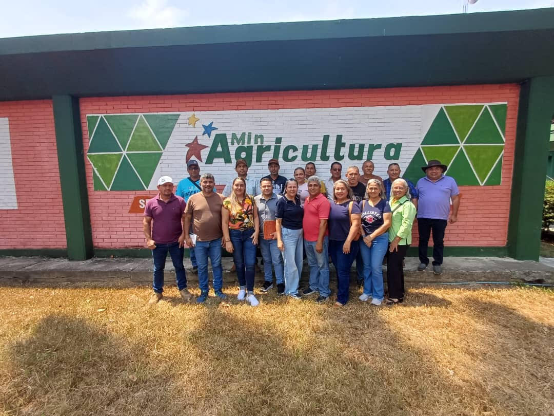 Diario Frontera, Frontera Digital,  Nacionales, ,Los productores buscan equilibrio en precio de la leche,Barinas: Productores de lácteos se mantienen en las mesas de negociación