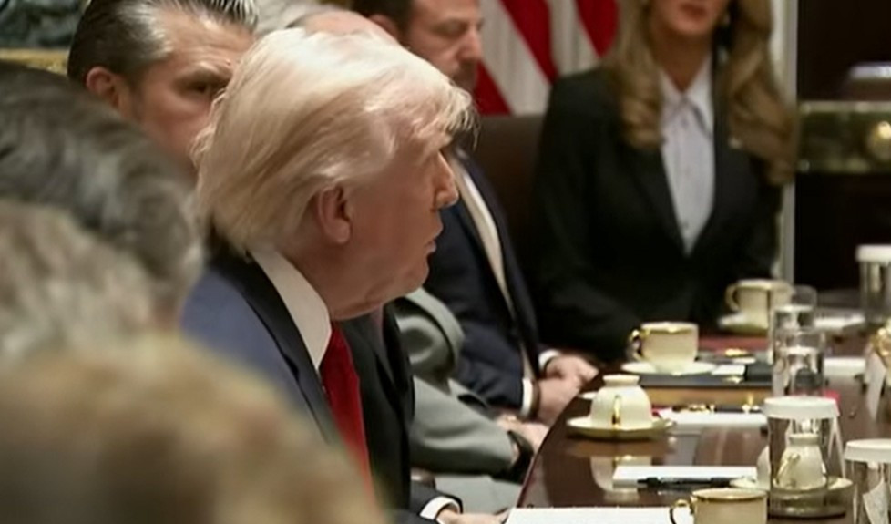 Diario Frontera, Frontera Digital,  Internacionales, ,Trump afirmó que las conversaciones bilaterales "muy bien",Trump aplaza al 6 de abril su ultimátum para que Irán 
reabra Ormuz y asegura que sí hay conversaciones