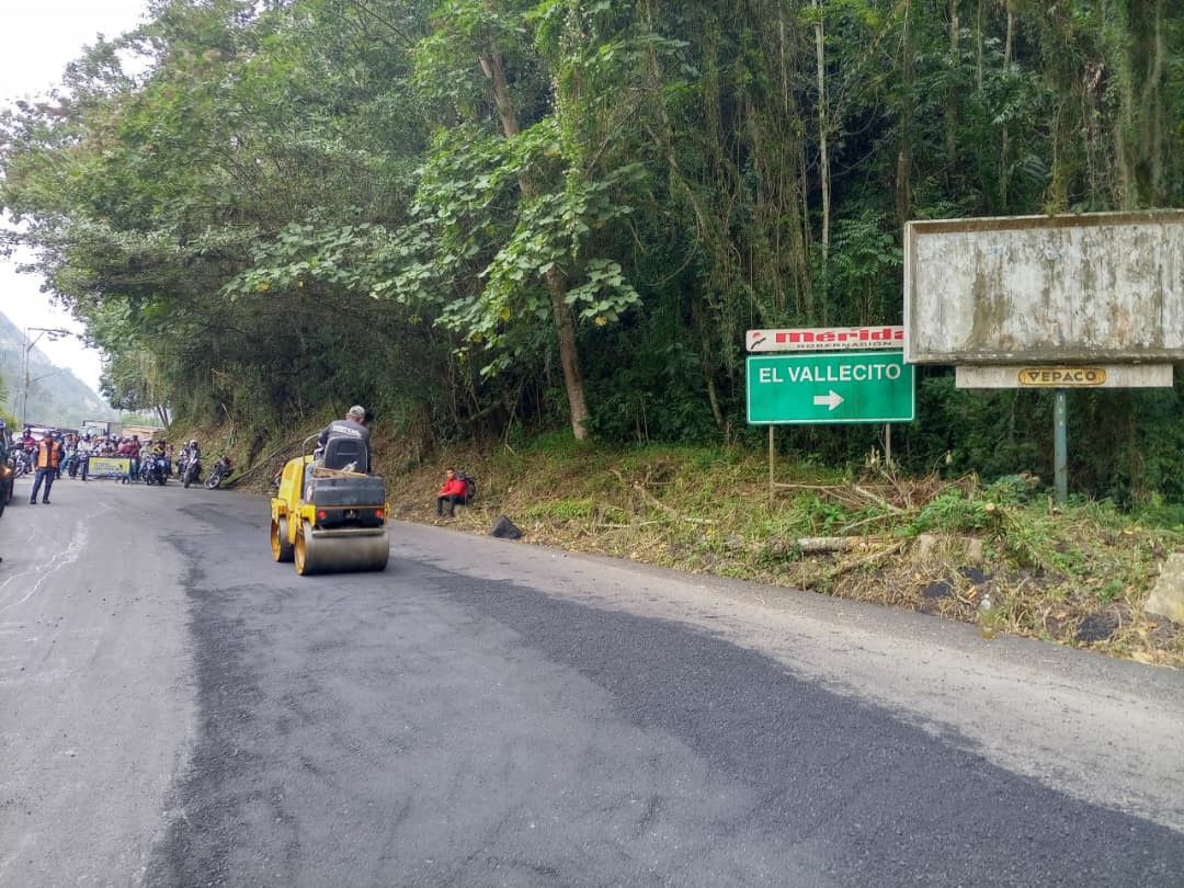 Diario Frontera, Frontera Digital,  Regionales, ,En esta importante arteria vial se contempla la aplicación de 40 toneladas de asfalto,Rehabilitan vialidad desde la Vuelta de Lola hasta El Vallecito