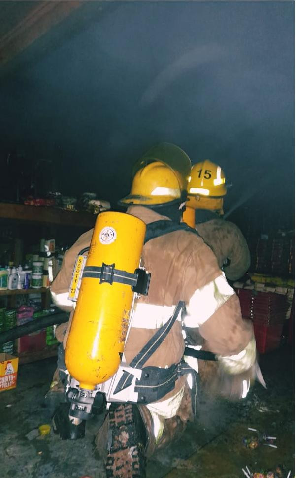 Diario Frontera, Frontera Digital,  Sucesos, ,Vecinos de la zona alertaron a los bomberos vía telefónica, quienes al llegar observaron que el incendio se encontraba en fase de libre combustión,Bomberos controlaron incendio en un establecimiento de El Vigía