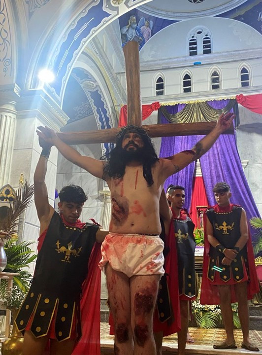Diario Frontera, Frontera Digital,  Regionales, ,Jóvenes de Zea conmueven a la feligresía con el tradicional Viacrucis del Reloj