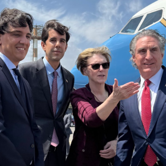 Diario Frontera, Frontera Digital,  Nacionales, ,Embajada de EEUU recibe al secretario Doug Burgum en Maiquetía
