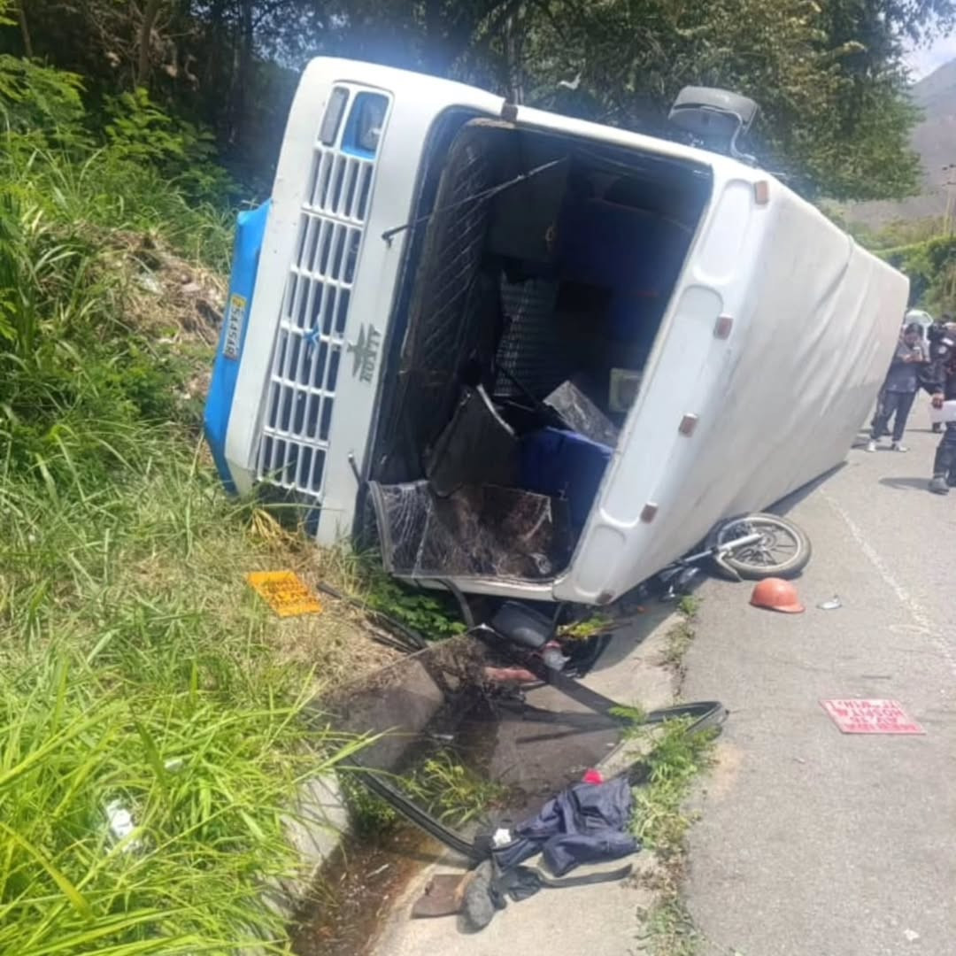 Diario Frontera, Frontera Digital,  Sucesos, ,Seis personas lesionadas tras colisión entre buseta y moto en Ejido
