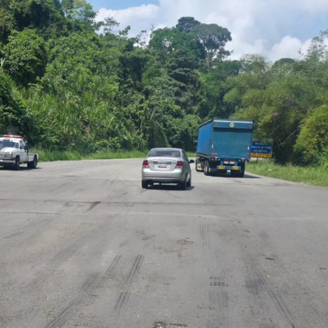 Diario Frontera, Frontera Digital,  El Vigía Panamericana, ,Enorme bache en la Local 008 produjo accidente sobre la vía