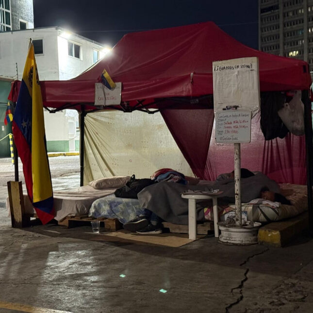 Diario Frontera, Frontera Digital,  Nacionales, ,Familiares de presos políticos levantaron el campamento en Zona 7 y trasladaron su protesta a Yare II