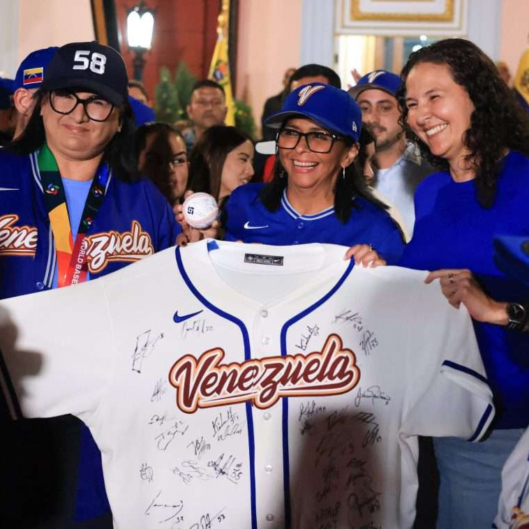 Diario Frontera, Frontera Digital,  Nacionales, ,Presidenta (e) Delcy Rodríguez recibe Copa del Clásico Mundial de Béisbol
