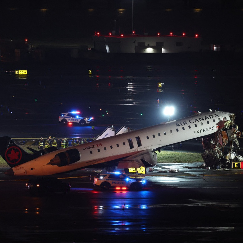 Diario Frontera, Frontera Digital,  Internacionales, ,Dos muertos tras colisión entre un avión y un camión de bomberos 
en aeropuerto de Nueva York