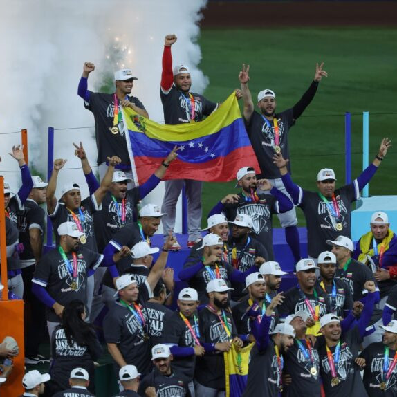 Diario Frontera, Frontera Digital,  Farándula, ,Rawayana y Neutro Shorty lanzaron “Jugando chapita” en homenaje a la selección de beisbol de Venezuela