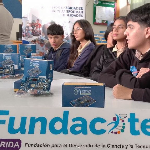 Diario Frontera, Frontera Digital,  Regionales, ,"Mérida se consolida como epicentro de la ciencia 
con entrega de kits "Pequeños Ingenieros"
