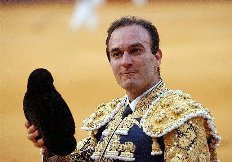 Diario Frontera, Frontera Digital,  Internacionales, ,Ya retirado de los ruedos, la muerte le ha sobrevenido en este Viernes Santo de Entierro de Cristo, de noches de Soledad, cuando trabajaba como corralero en la Malagueta,Un toro mata al torero Ricardo Ortiz en los corrales de la Malagueta