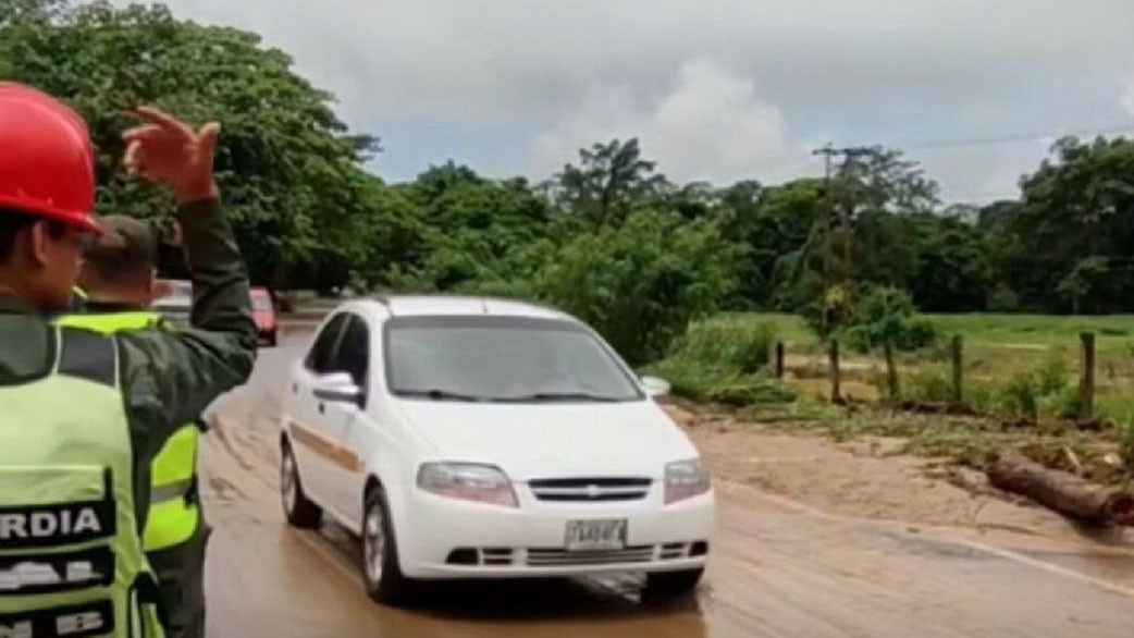 Diario Frontera, Frontera Digital,  Nacionales, ,Restablecen el paso vehicular en la Troncal 001 de Táchira tras desbordamiento de quebrada